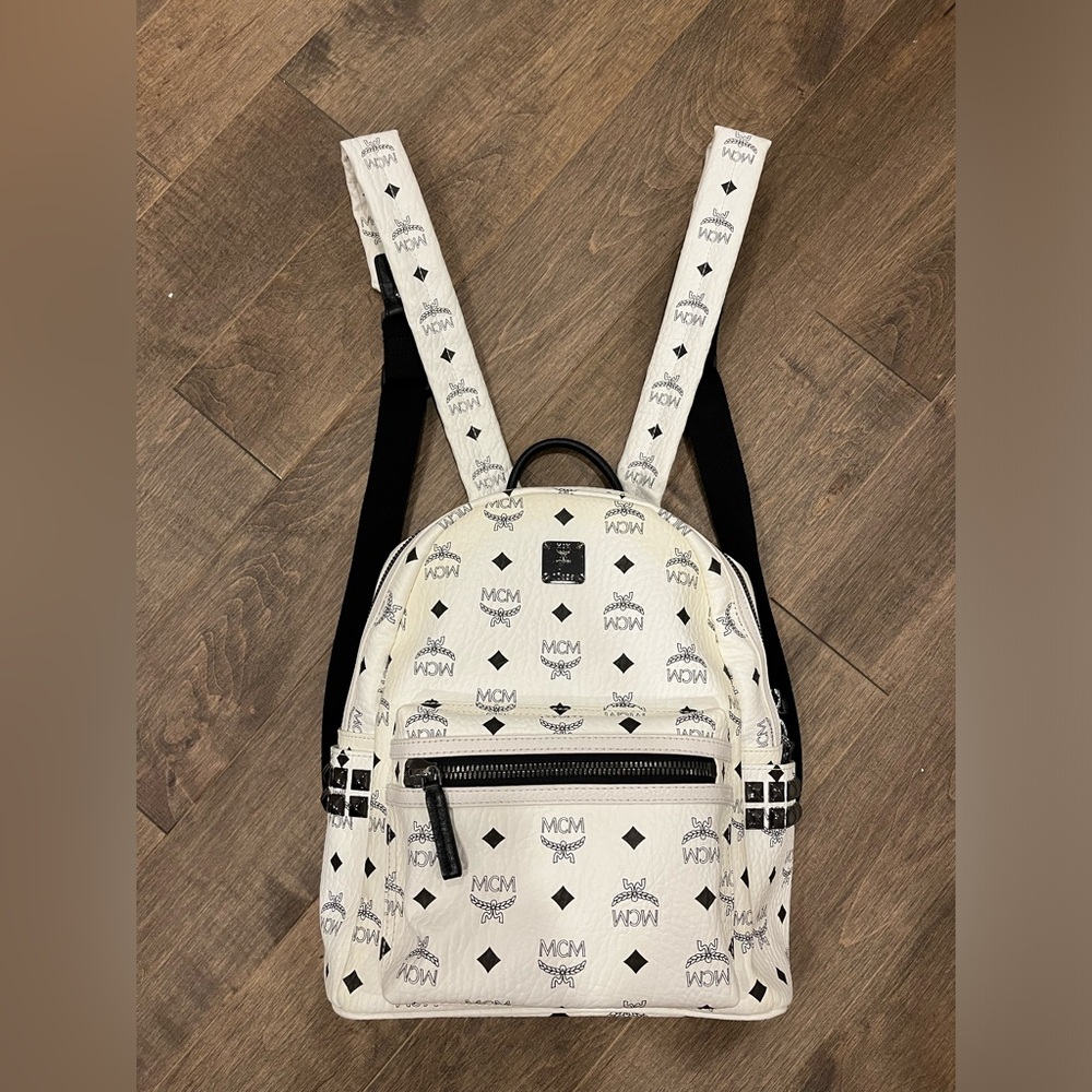 Authentic MCM backpack (Medium)